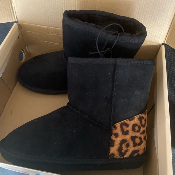 Lily & Dan Brand Name Kids Boots, Christmas Season Is Here. Last one! - Picture 3 of 4